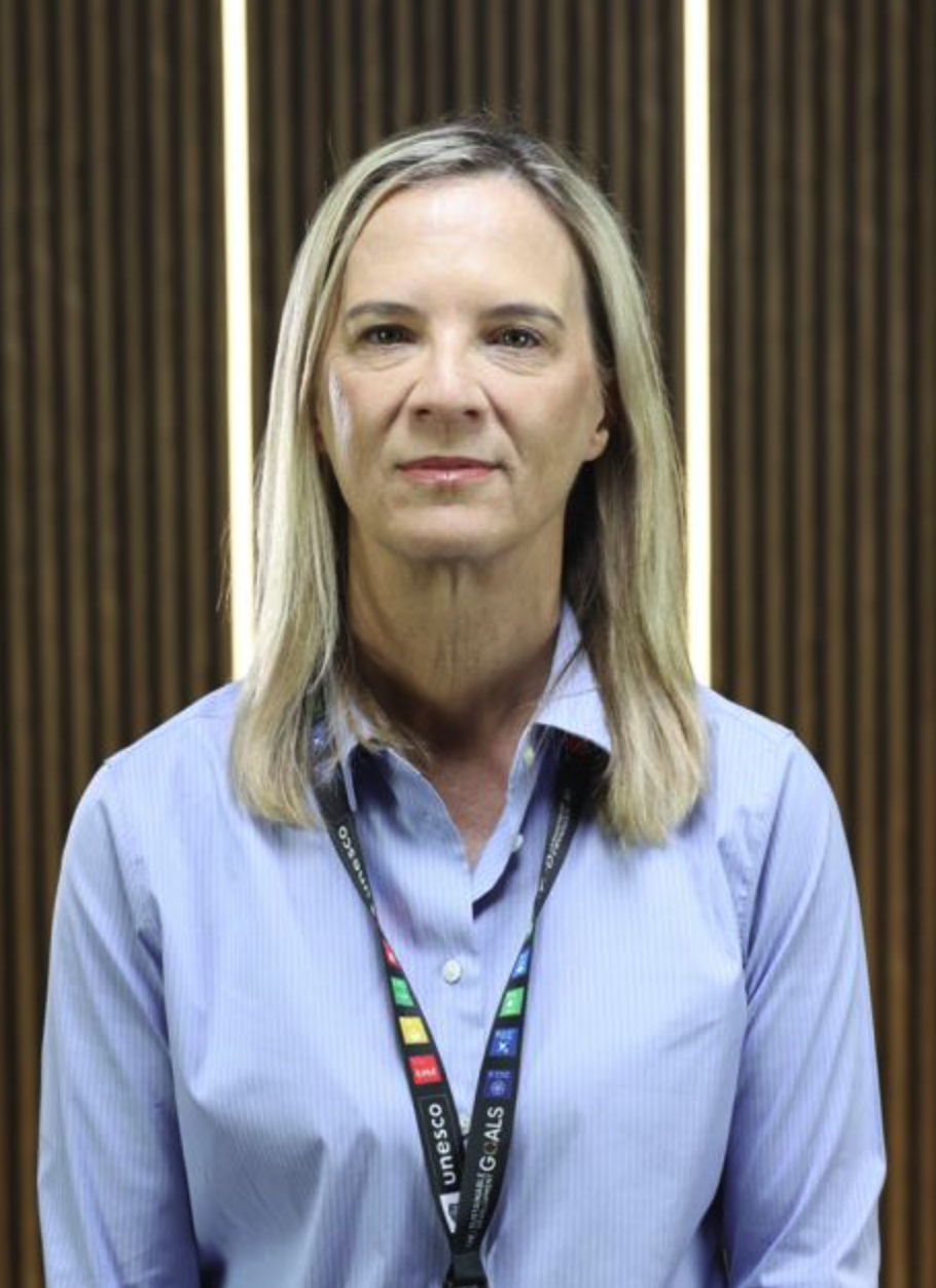 Glenda Cox.png